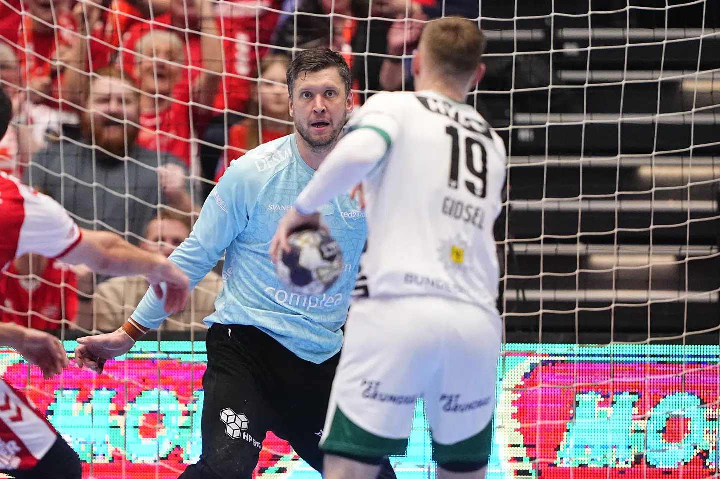 Mathias Gidsel stod over for landsmanden Niklas Landin i topkampen onsdag aften.