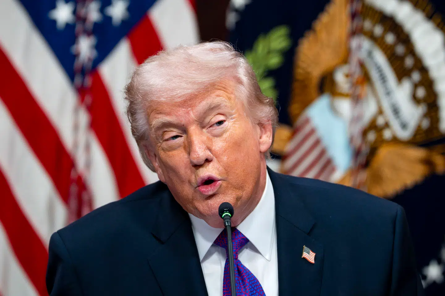 Donald Trump står over for lidt af et valg, når han skal beslutte, hvilken kandidat han vil stille sig bag i et afgørende valg i Texas.