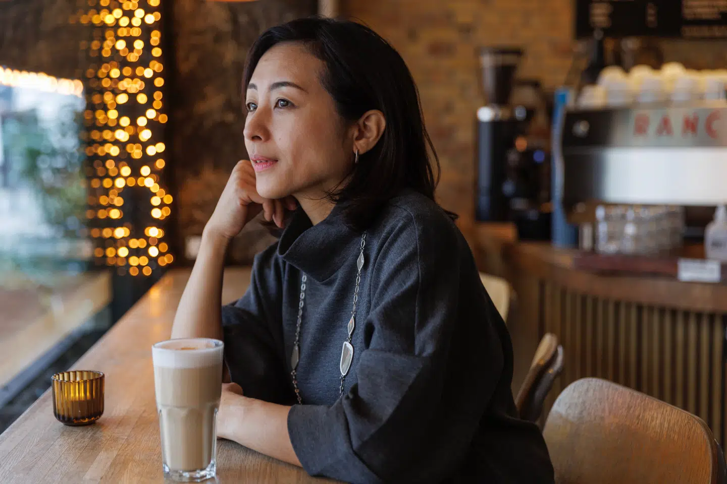 Yoko Inoue arbejdede i den japanske mediebranche i 20 år og oplevede ekstreme arbejdstider. Det krævede også tilvænning at flytte til Danmark, hvor arbejdstiderne er nogle ganske andre.