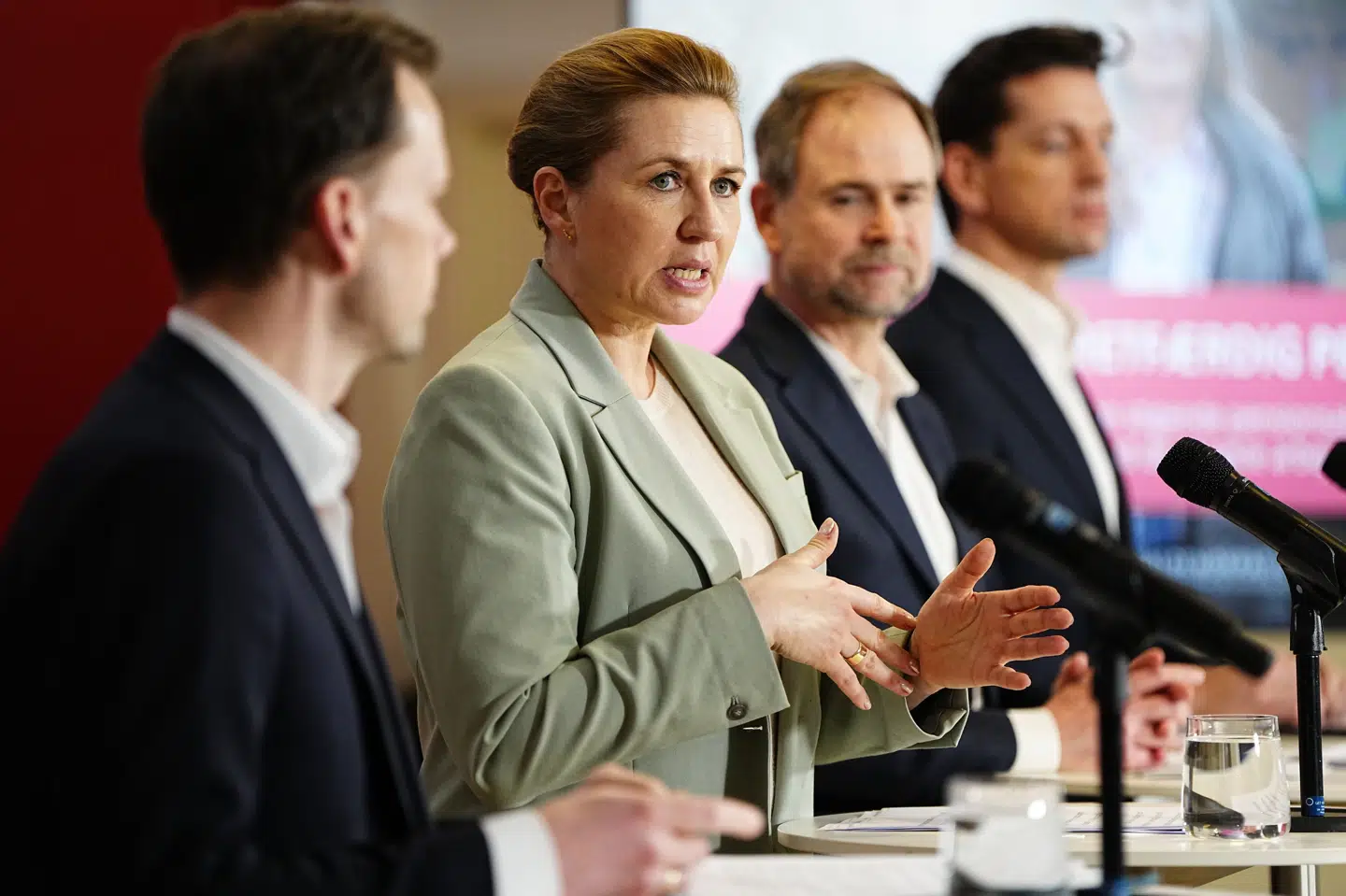 Statsminister Mette Frederiksen (S) og tre andre ministre har torsdag præsenteret Socialdemokratiets pensionsudspil.