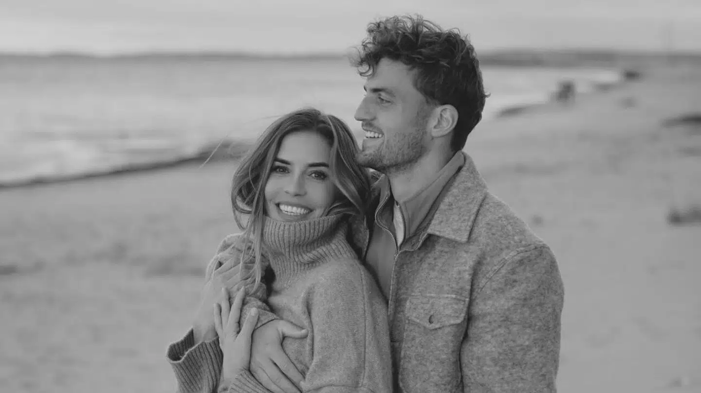 Jacob Bruun Larsen og Philine Roepstorff skiller sig nu af med parrets sommerhus i Nordsjælland.