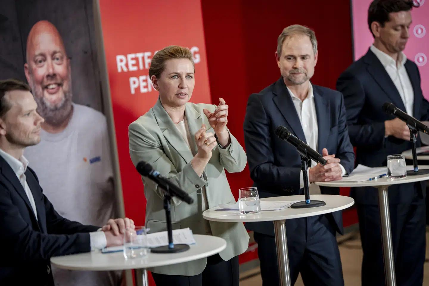 Socialdemokraterne Mette Frederiksen, Nicolai Wammen, Kaare Dybvad Bek og Peter Hummelgaard præsenterede torsdag et pensionsudspil på plejecenter Sølund i København. (Arkivfoto).