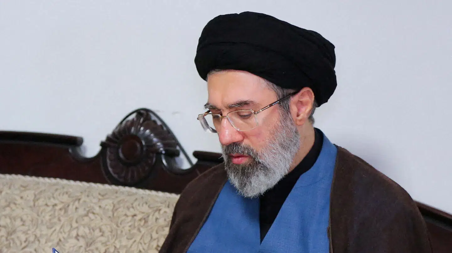 Manden, der ser ud til at blive Irans nye, øverste leder, ayatollah Ali Khameneis søn Mojtaba.