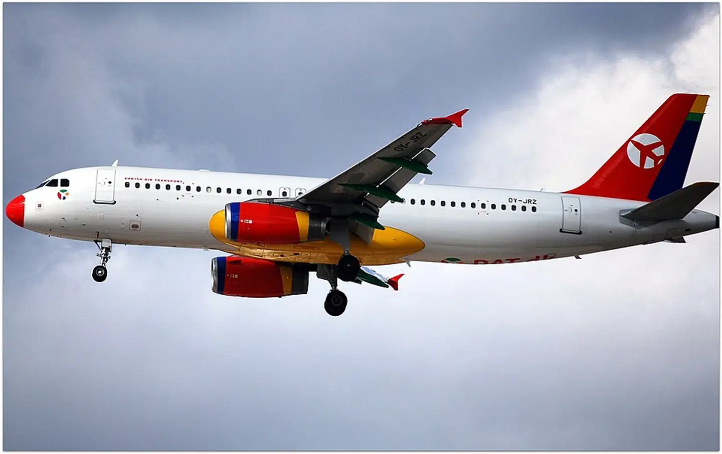 Det er et Airbus A320 fra DAT, som søndag skal forsøge at hente et antal danskere ud af Dubai.