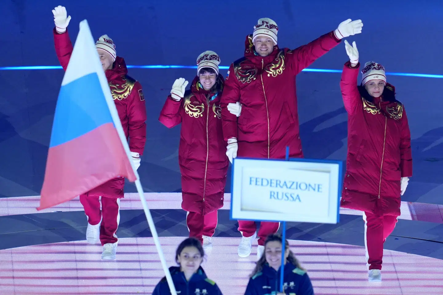 Russiske atleter gik ind til åbningsceremonien ved vinter-PL med Ruslands flag.