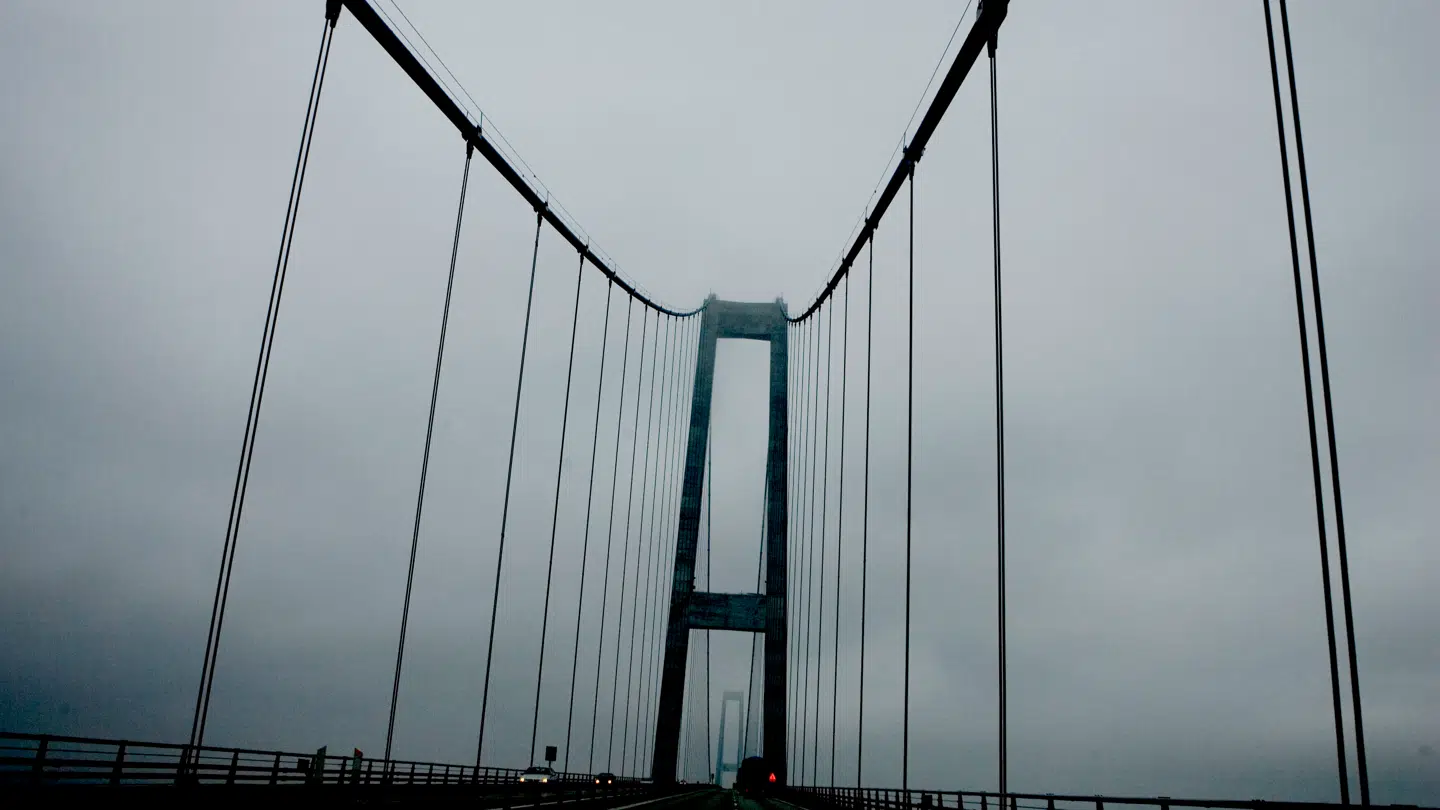 Det er bedst at befinde sig øst for Storebælt lørdag, hvis du håber på solskin.