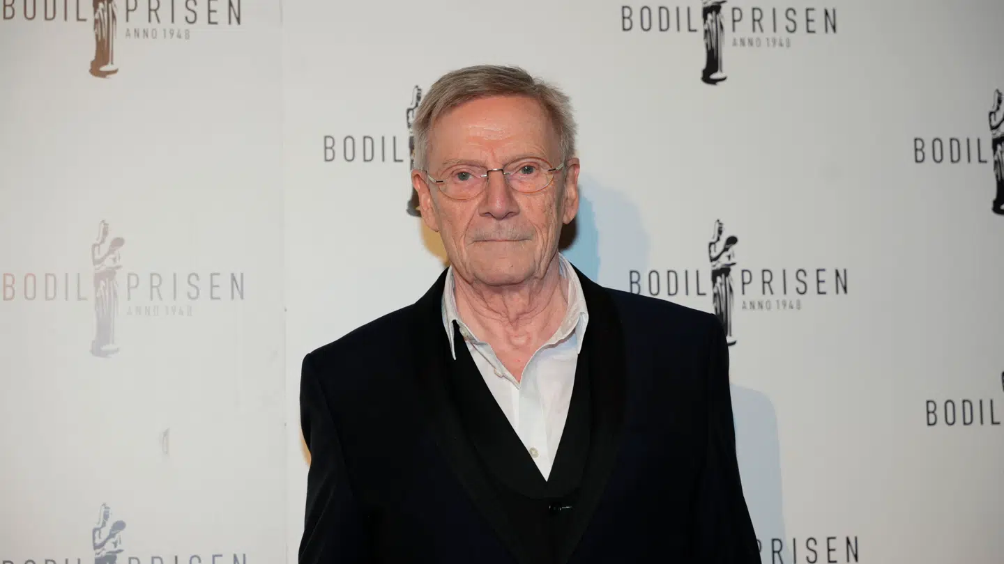 Jesper Christensen delte ud af sine politiske holdninger på den røde løber til Bodil Prisen 2026.