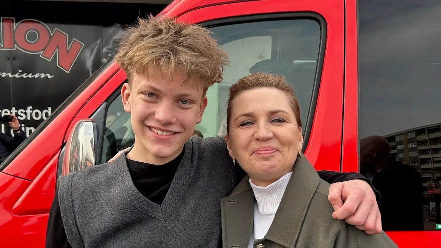 Her ses Noah Zdrinka sammen med statsminister Mette Frederiksen tidligere lørdag på Tårnby Torv, inden dagen tog en kedelig drejning for den unge socialdemokrat.