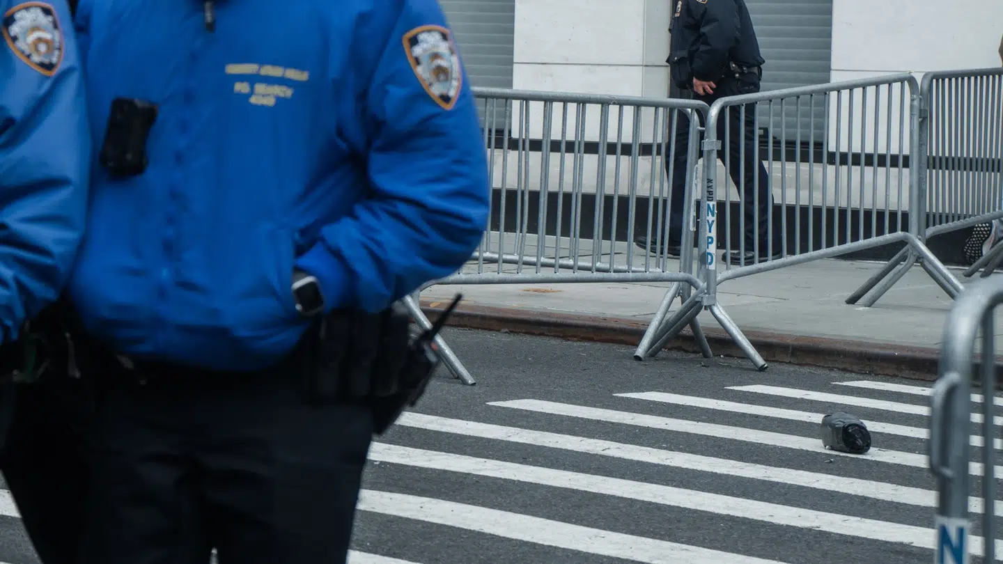 Her ses en af de to enheder, som blev fundet under uroligheder i forbindelse med to demonstrationer.