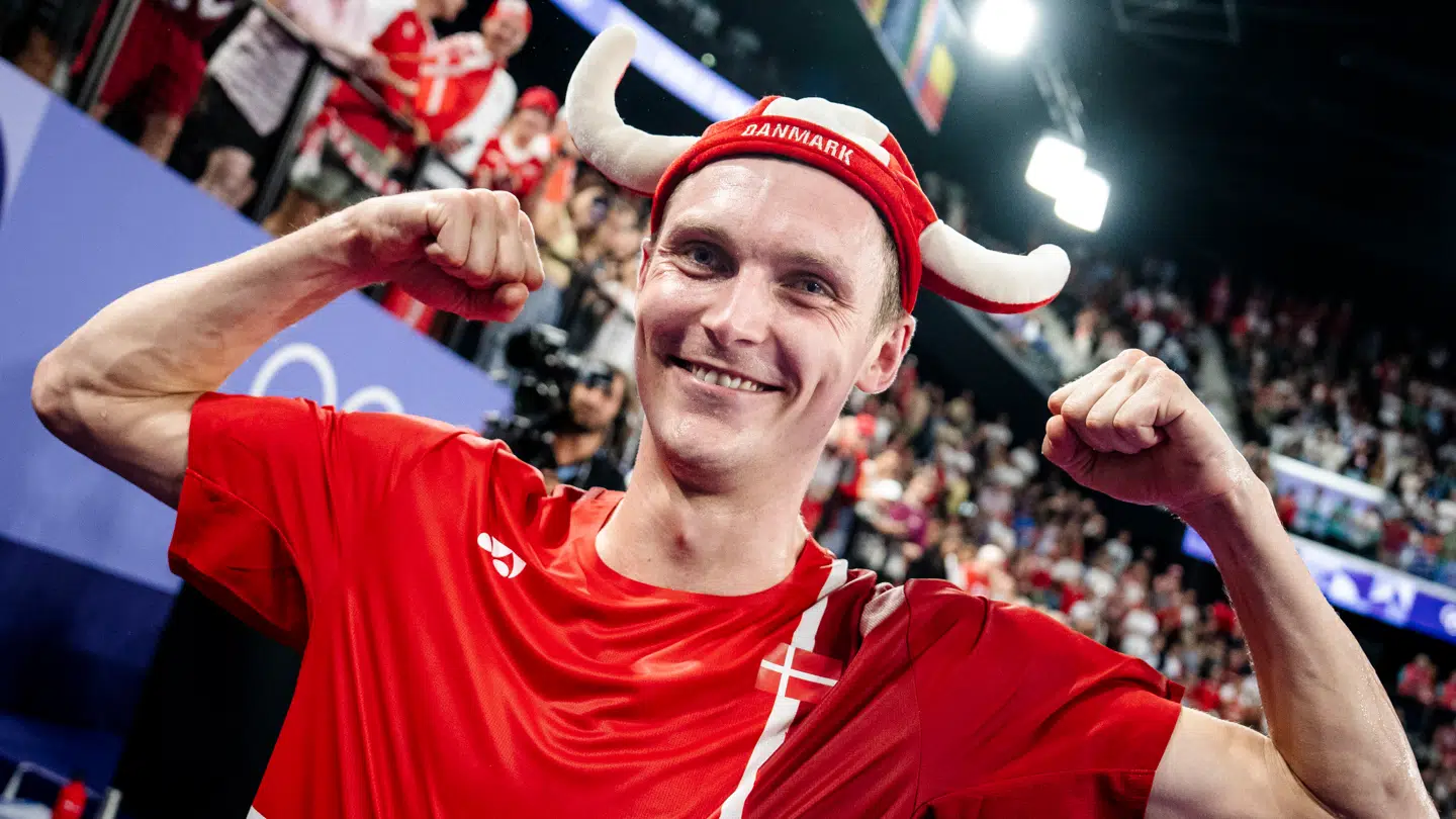 Der er desværre ikke meget smile for hos Axelsen, der vandt OL-guld for anden gang i Paris i 2024.