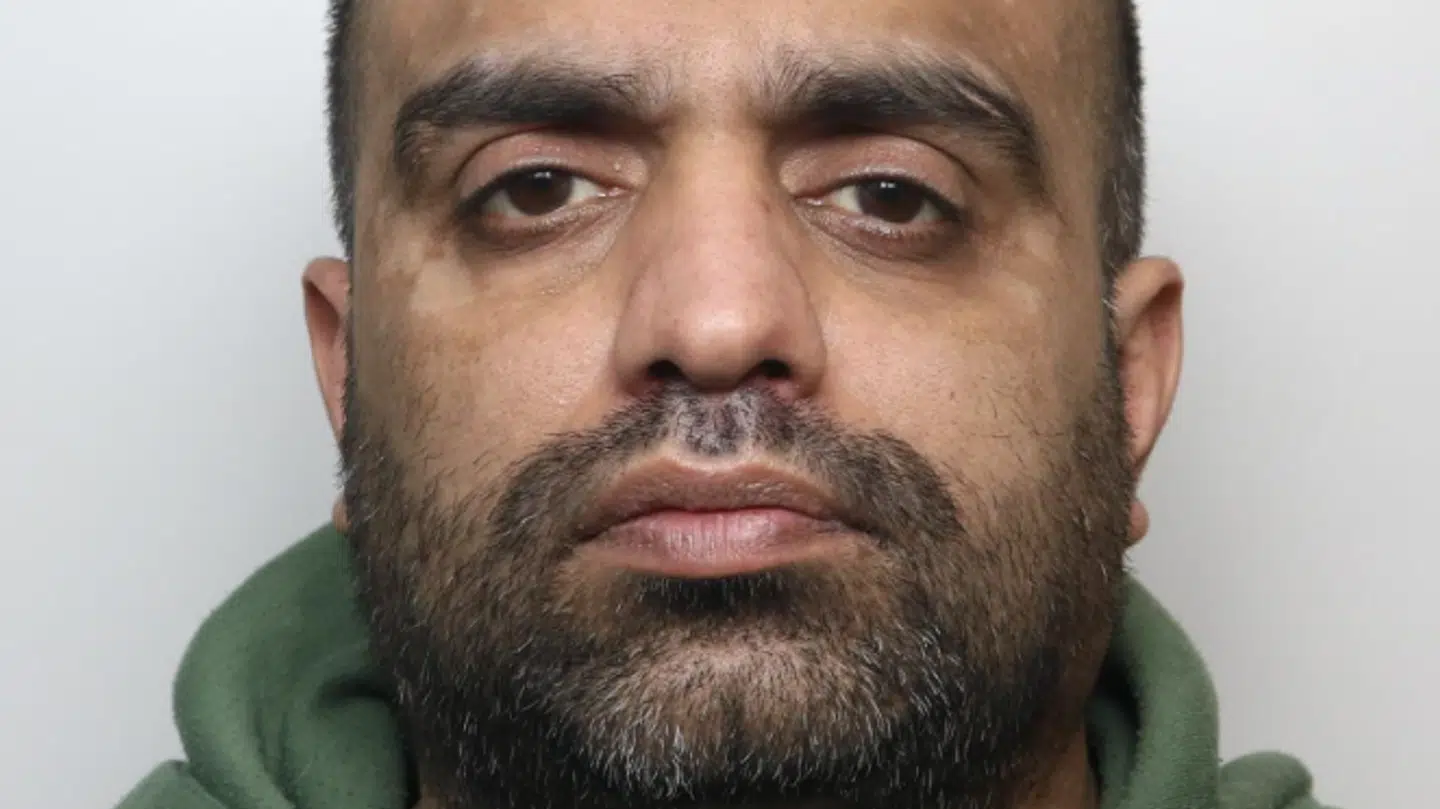 Den 40-årige Sharaz Ari er blevet idømt livsvarigt fængsel.