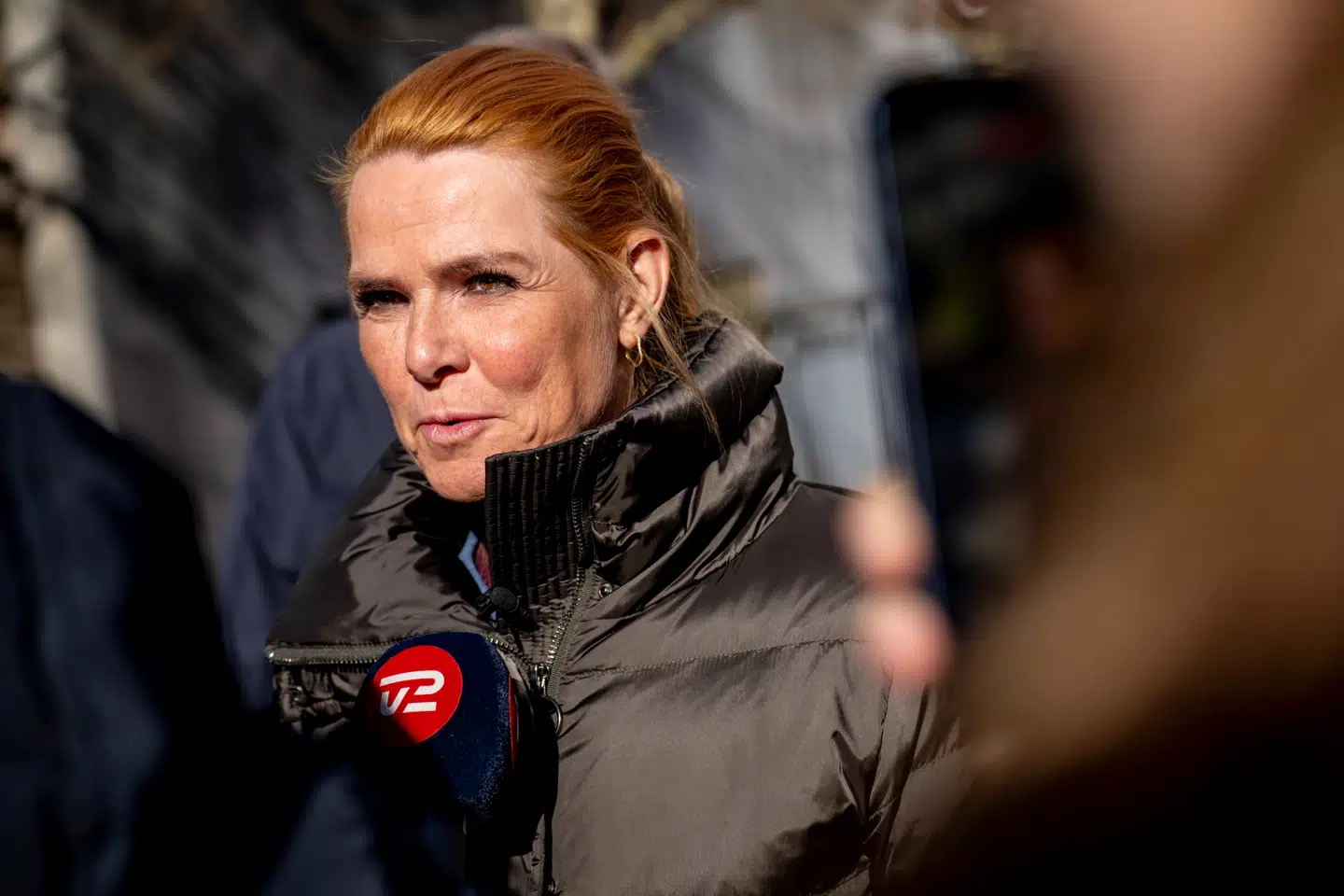 Danmarksdemokraternes leder, Inger Støjberg, finder det »besynderligt«, at man vil »diskutere formuleringer« i stedet for at kere sig om det problem, at nogle politikere ikke kan leve i fred, har hun sagt til Ekstra Bladet.