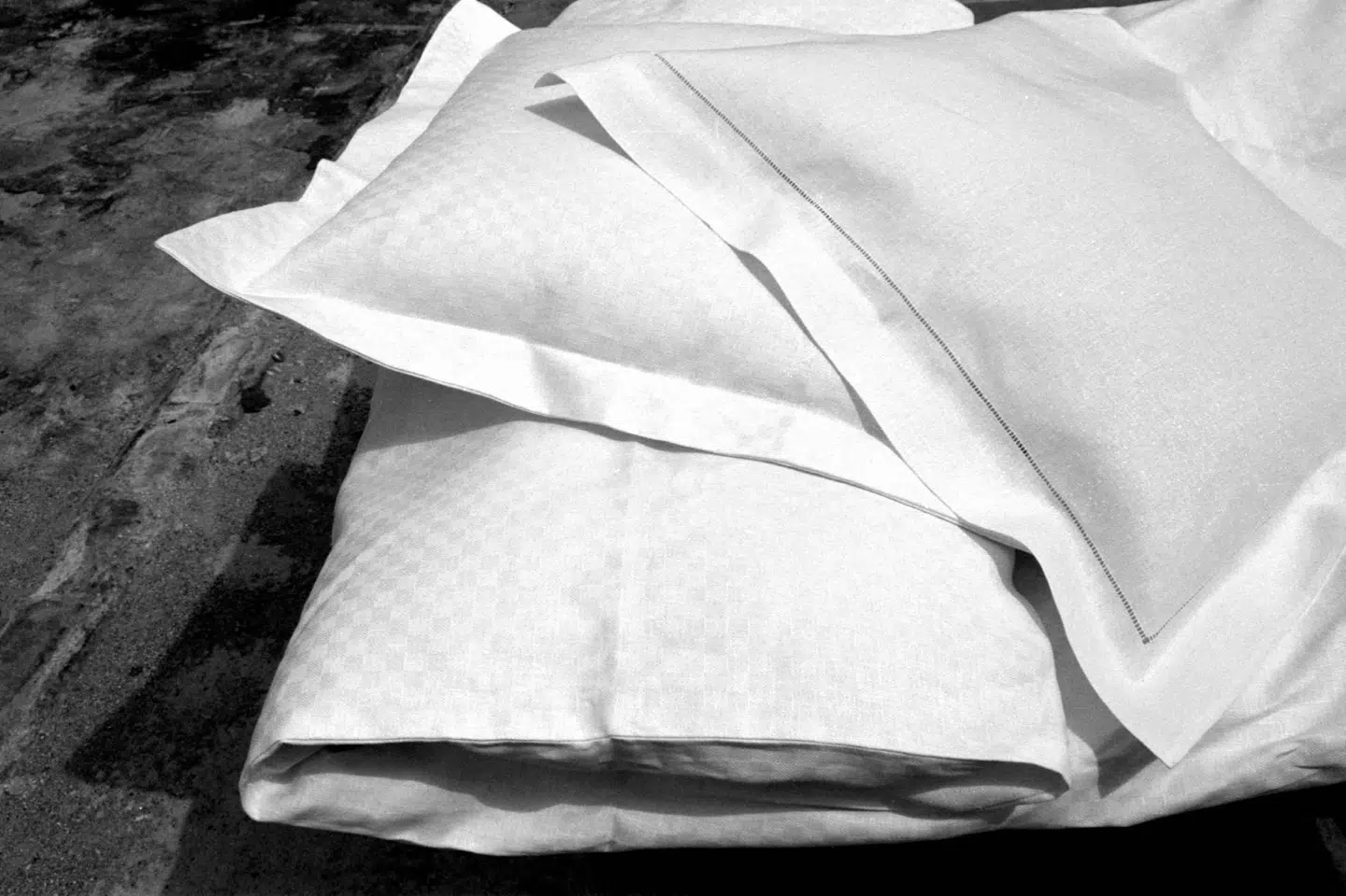 Hovedpudebetræk, der sælges på hjemmesiden cillouettes.dk, er noget af det, som ifølge Forbrugerombudsmanden er blevet markedsført som miljøvenligt uden dokumentation. Sengelinnedet på billedet er dog ikke fra hjemmesiden. (Arkivfoto).