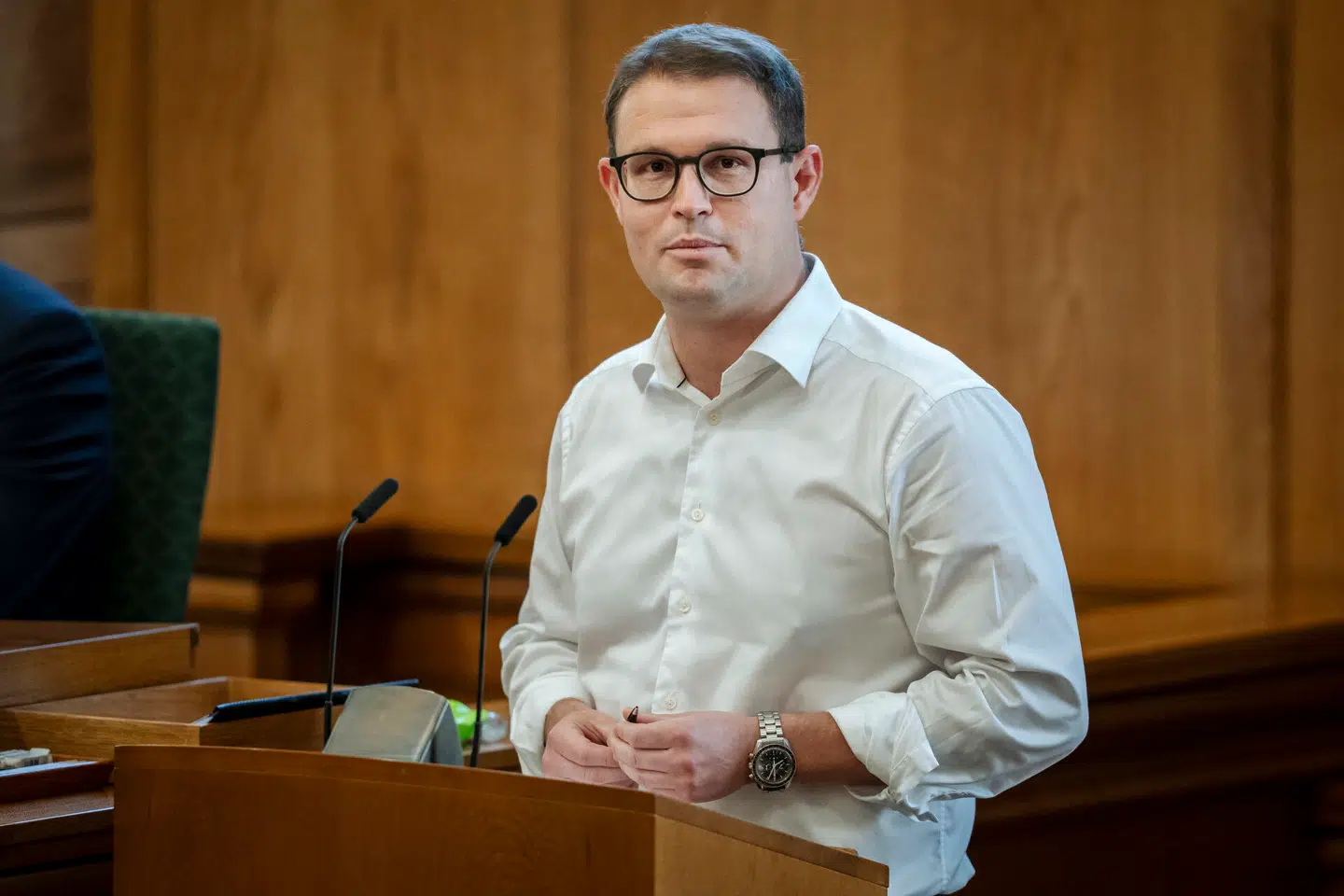 »Jeg ser det som et partsindlæg, og det er ikke Socialdemokratiets forslag, som de har regnet på. Det lader til at være grebet ud af den blå luft,« siger Christian Rabjerg Madsen (S) til B.T.