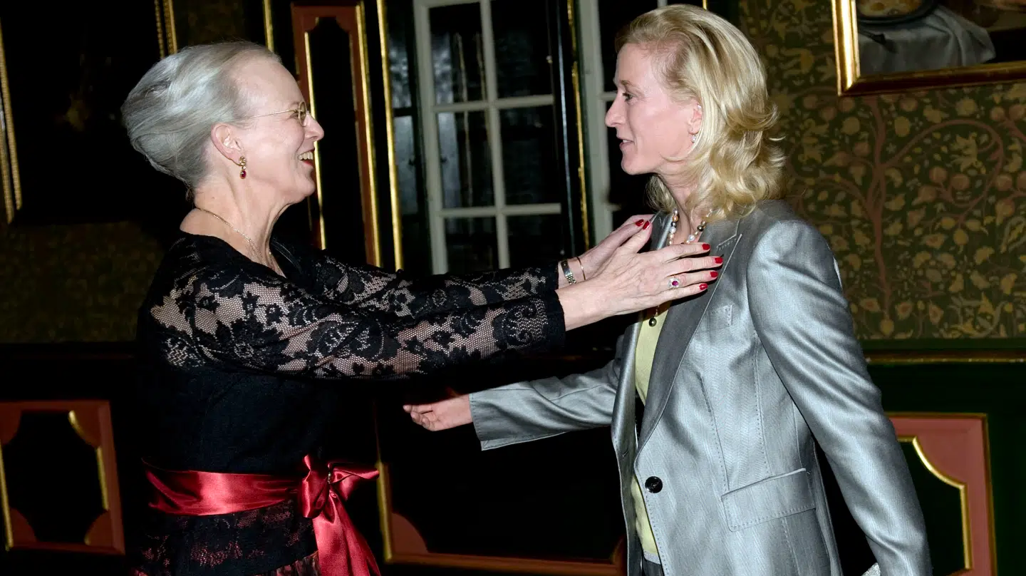 Dronning Margrethes niece, prinsesse Nathalie, fik kram på Fredensborg Slot som del af hyldesten af de danske OL-atleter, da hun vandt OL-bronze i dressur i 2012. Nu trækker prinsessen sig fra bestyrelsen i Dansk Ride Forbund.