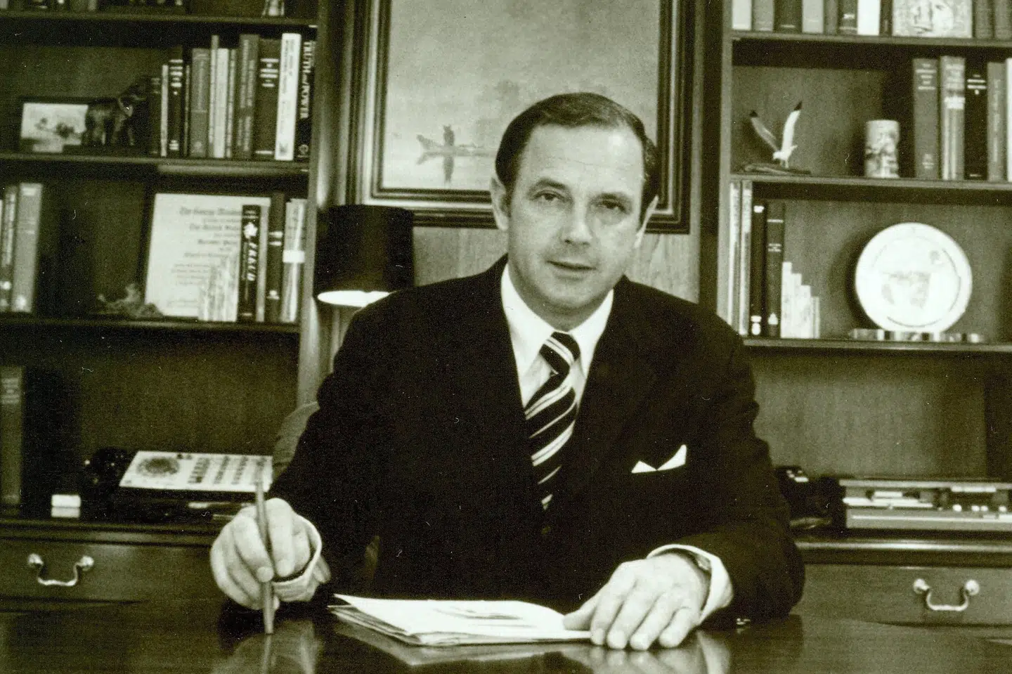 Alexander Butterfield arbejdede i Det Hvide Hus under republikaneren Richard Nixon og var med til at afsløre et aflytningssystem, som Nixon havde installeret. (Arkivfoto).