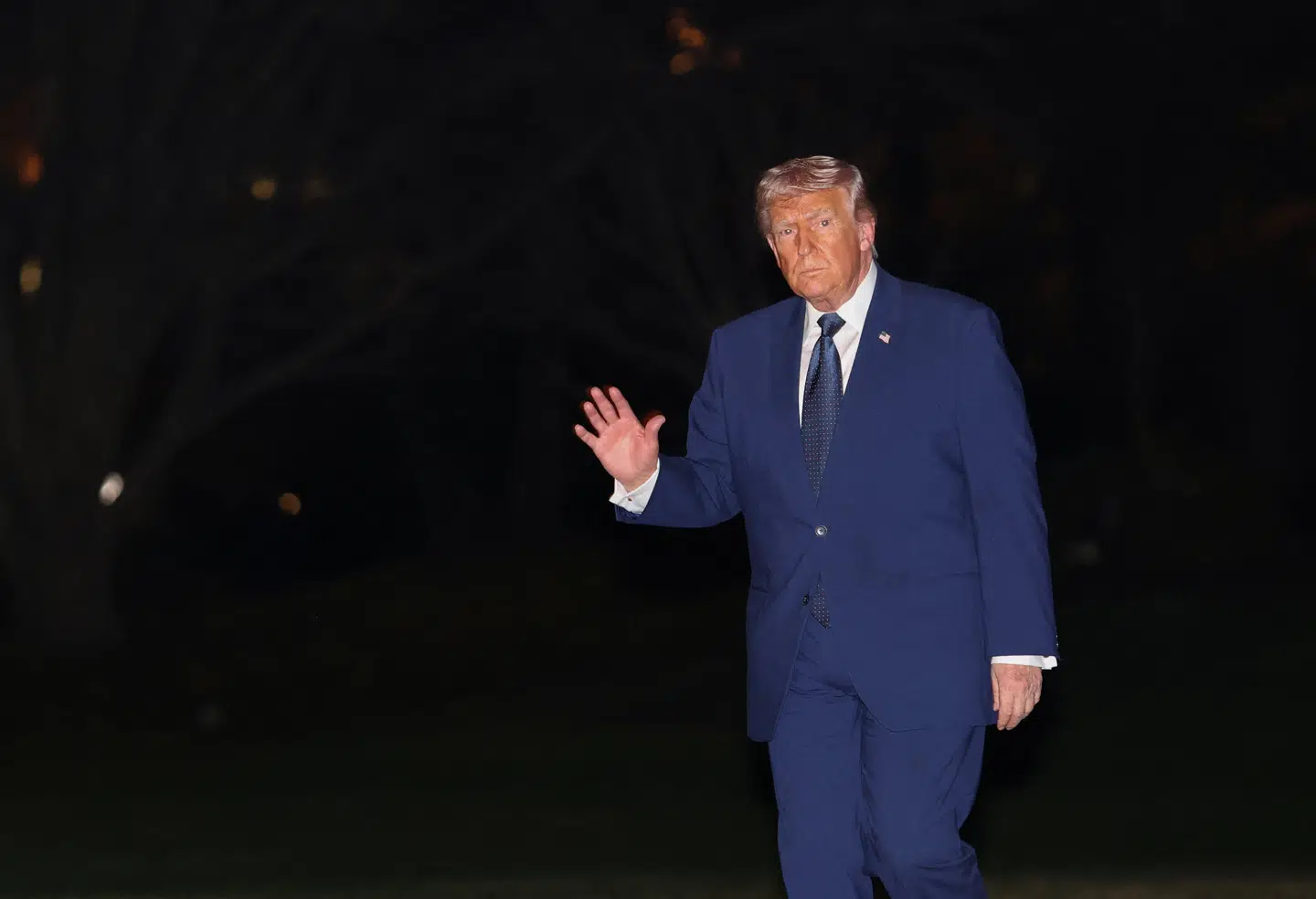 Donald Trump ankommer til Det Hvide Hus søndag aften.