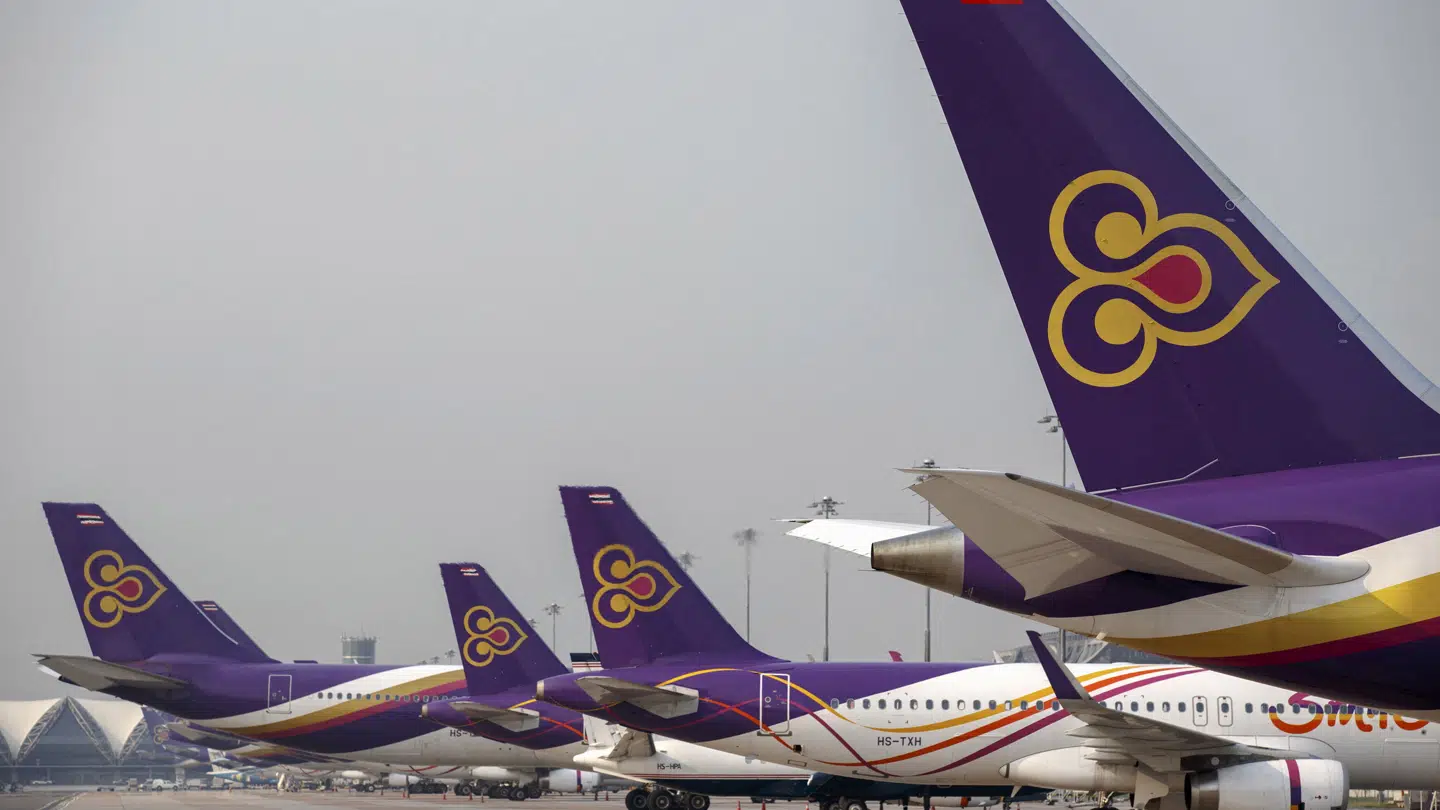 Oliepriser og ombookinger har netop nu stor effekt på flypriserne.