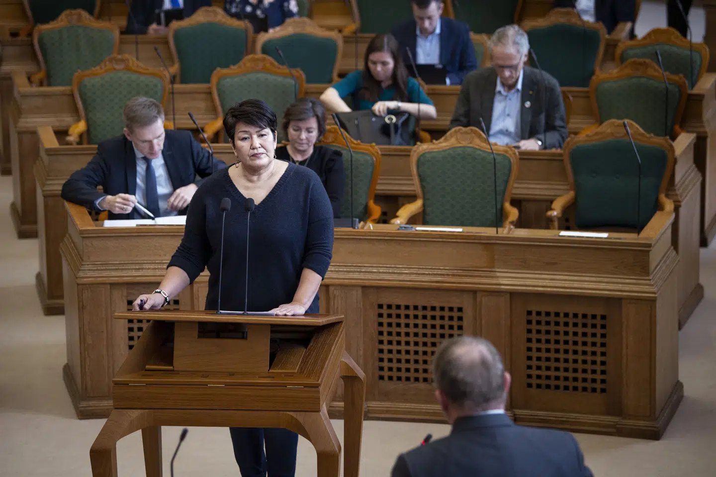 Aleqa Hammond, der er tidligere folketingsmedlem, er ikke tilfreds med, at to ministre i den grønlandske regering stiller op til Folketinget uden at have søgt orlov først. (Arkivfoto).
