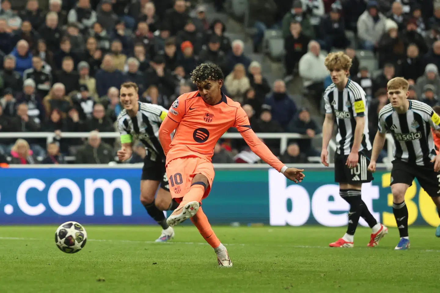 Lamine Yamal gjorde ikke meget væsen af sig i kampen, men var sikkerheden selv fra straffesparkspletten.