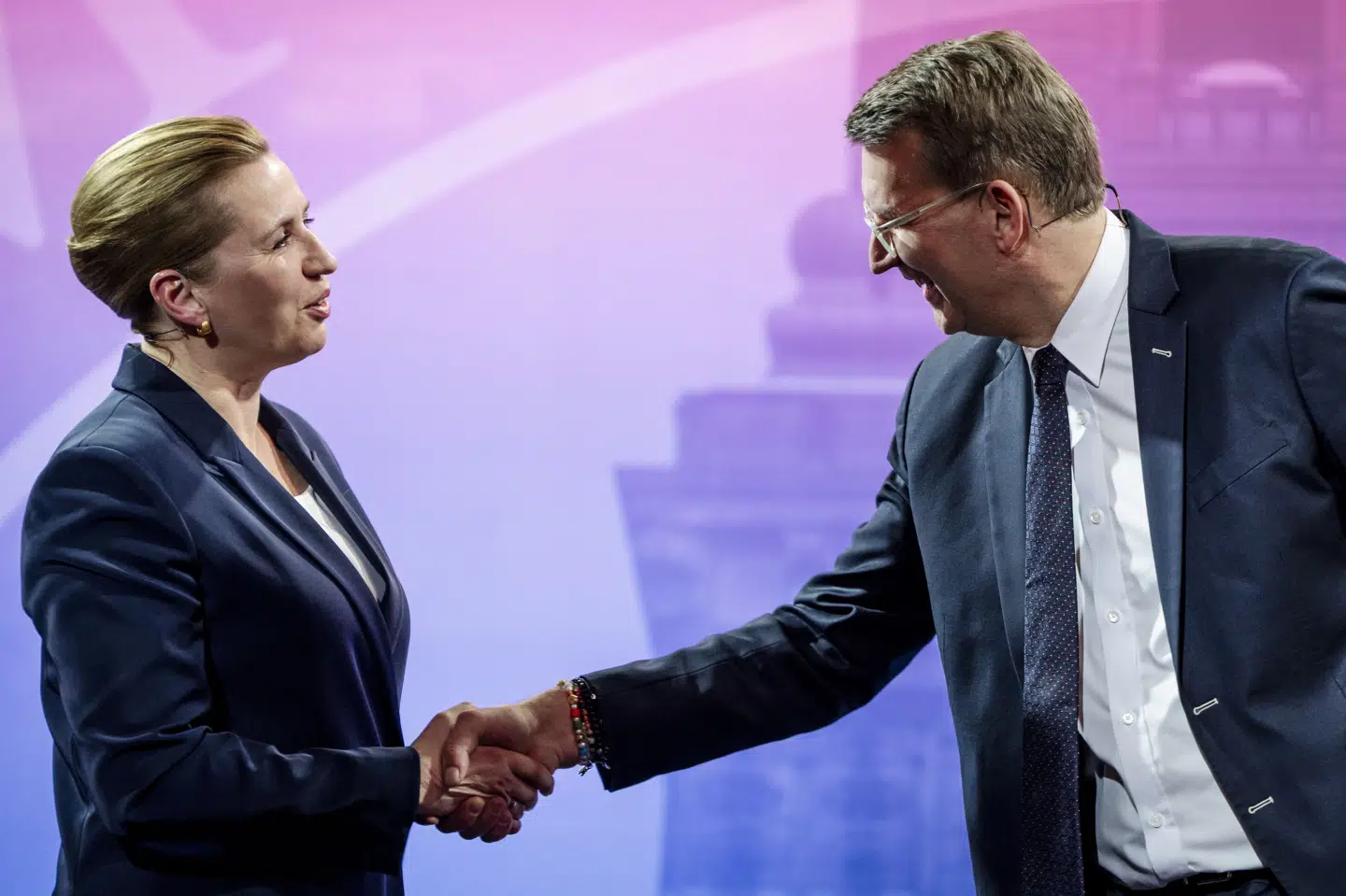 Med- og modspillere. Mette Frederiksen (S) og Troels Lund Poulsen (V) går hårdt til hinanden i valgkampen, men ingen af dem udelukker endnu et regeringssamarbejde. (Arkivfoto).