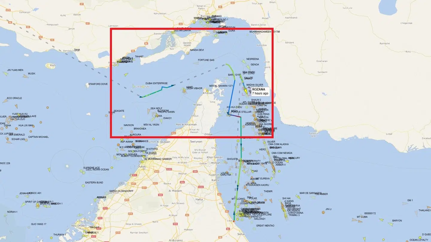 Her ses et eksempel på et konkret skibs mystiske bevægelse og forsvinden i løbet af de seneste dage i Hormuzstrædet.