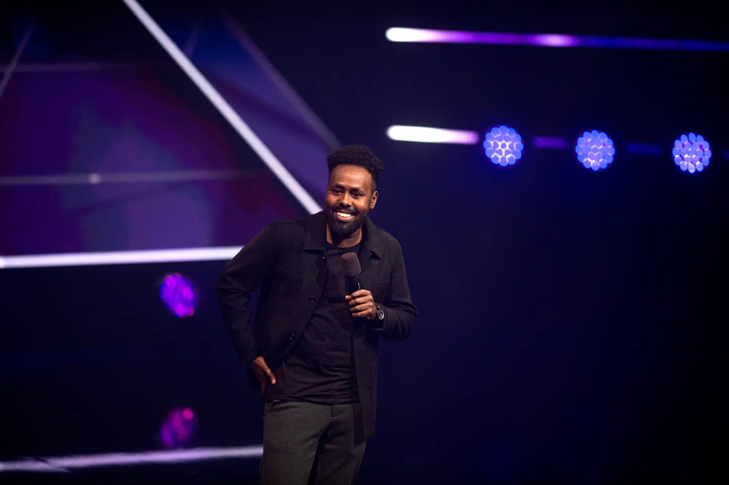 Mahamad Habane har blandt andet optrådt for kong Frederik og dronning Mary – som her til Kronprinsparrets priser i 2019 – men den dansk-somaliske komiker er stadig ikke dansk statsborger efter mange års kamp.