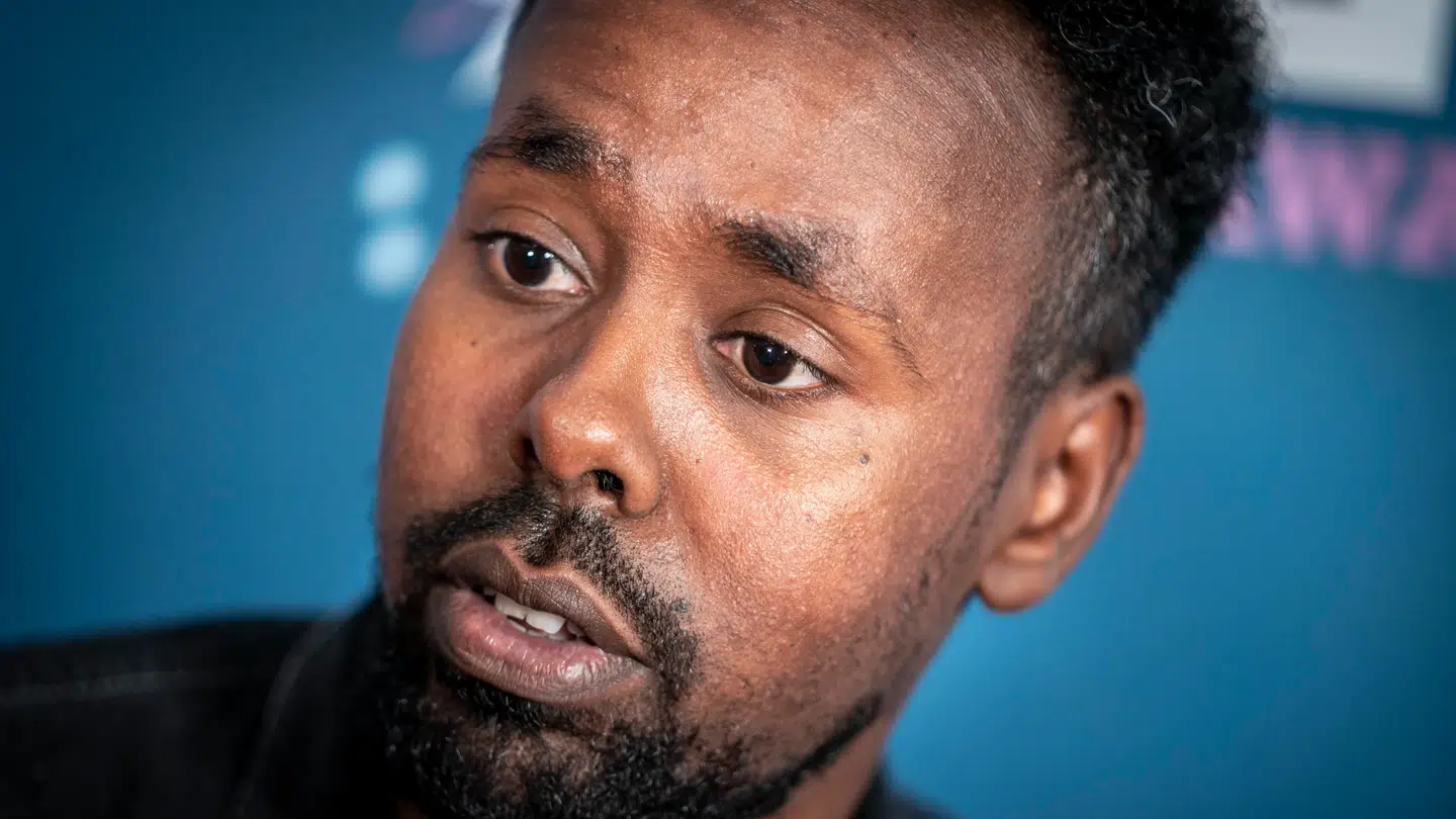 Den dansk-somaliske komiker Mahamad Habane har fået sat sin statsborgerskabsansøgning på pause på grund af folketingsvalget.