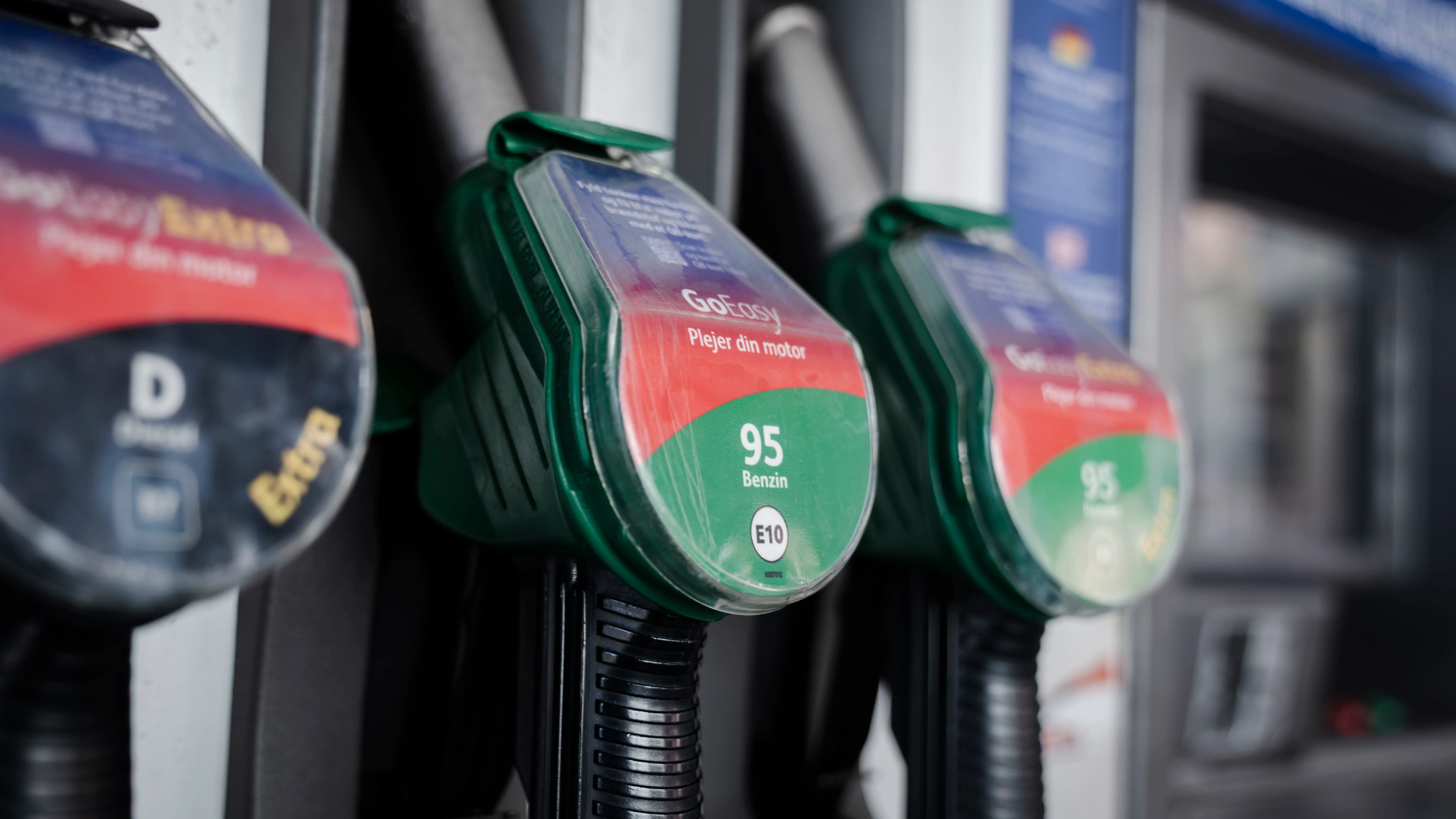 Voldsomme tal: Benzin- og dieselpriser eksploderet