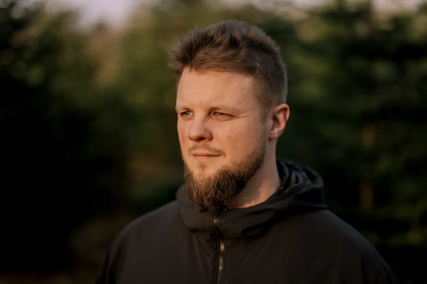 Casper Hestehave stoppede 1. marts efter 16 år i Hæren. Han har været udsendt til næsten samtlige missionsområder, hæren har kunnet tilbyde i nyere tid. Nu har han fået nok og vil have en »voksenløn«, fortæller han.