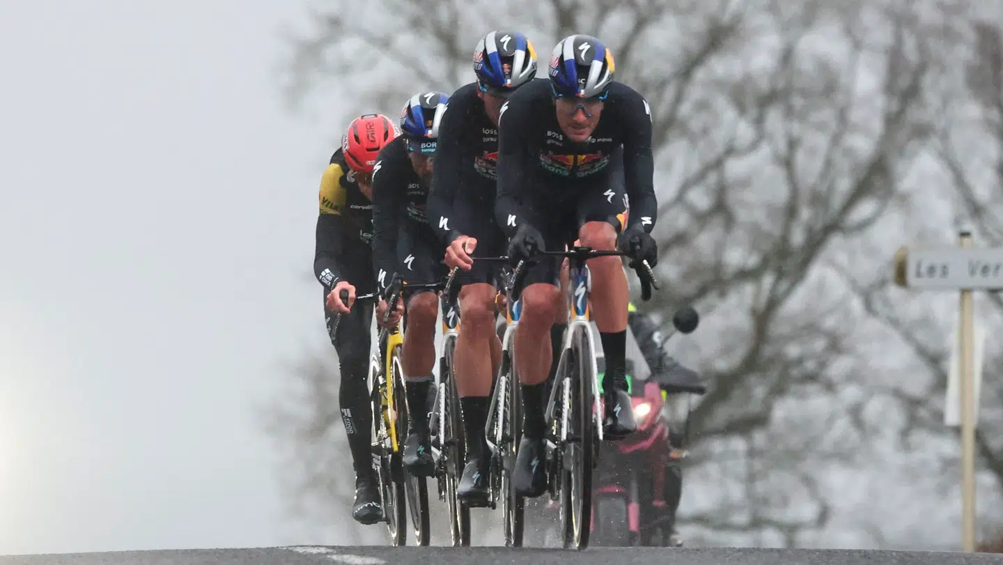 Jonas Vingegaard sad klistret til Red Bull-Bora-hansgrohes ryttere.