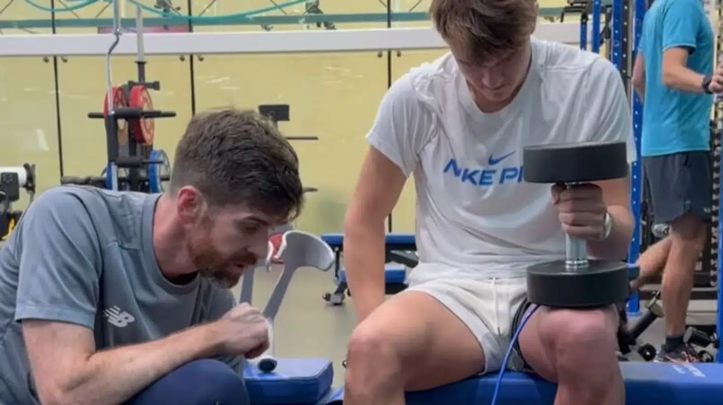 Holger Rune på sportshospitalet i Doha,