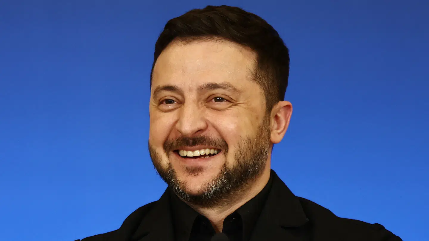 I løbet af februar 2026 har der været god grund til at smile for Ukraines præsident, Volodymyr Zelenskyj.