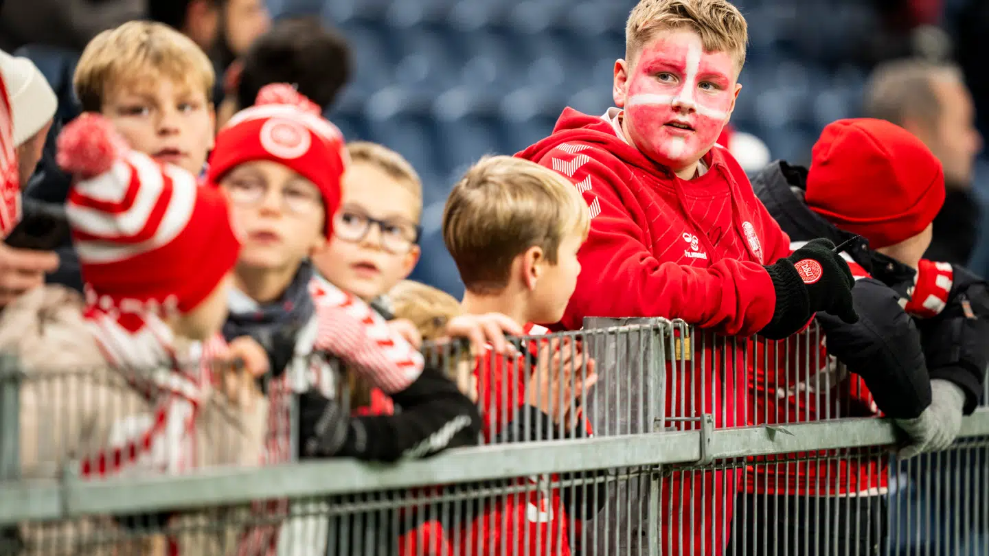 Mange danske landsholdsfans, der er medlem af ForDanmark, står midt i problemer lige nu.