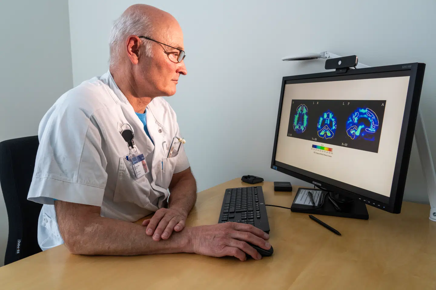 Steen Hasselbalch ved om nogen, hvor ødelæggende demens kan være. Nu fortæller han, hvordan du kan holde sygdommen på afstand.