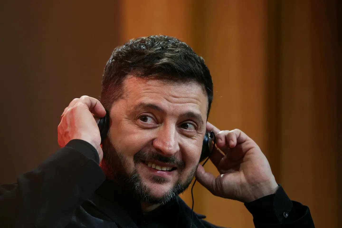 Ukraines præsident, Volodymyr Zelenskyj, taler på instituttet Sciences Po i Paris fredag.