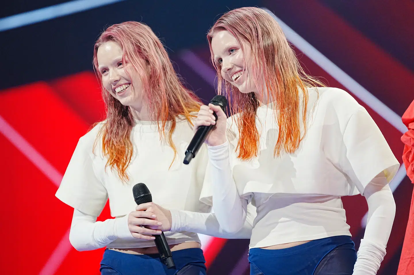 Drew Sycamores gruppe Sara+Marie havde fået en makeover til fredagens liveshow – og deres dommer gjorde dem kunsten efter med varierende held.