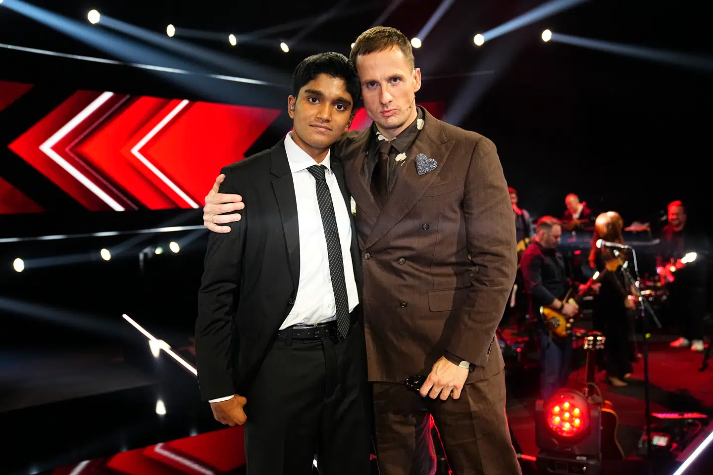 Hugo forsikrer overfor B.T., at han godt forstod spøgen – og efter showet ville både han og Benjamin Hav da også gerne omfavne hinanden for pressens kameraer.