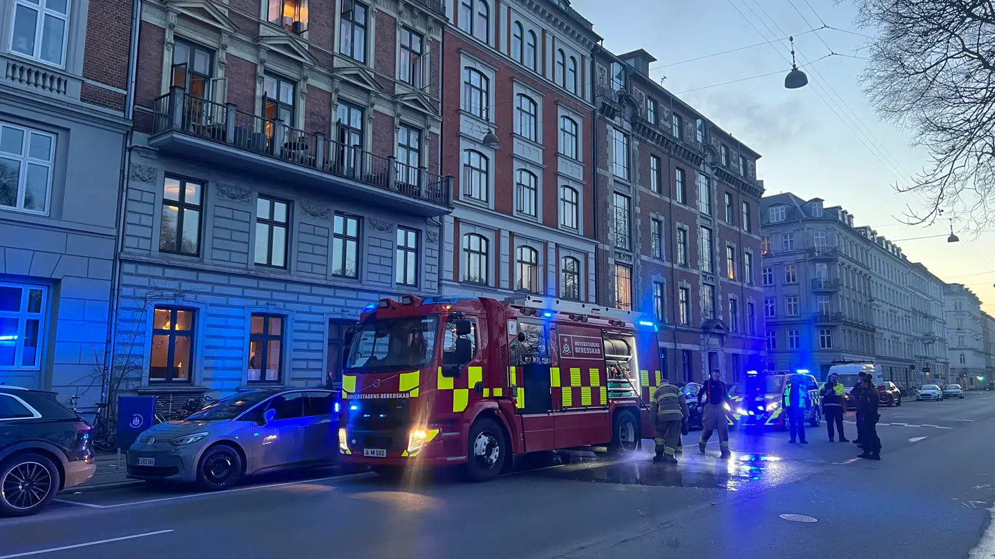 Branden gør, at Gothersgade søndag aften er spærret i begge retninger.