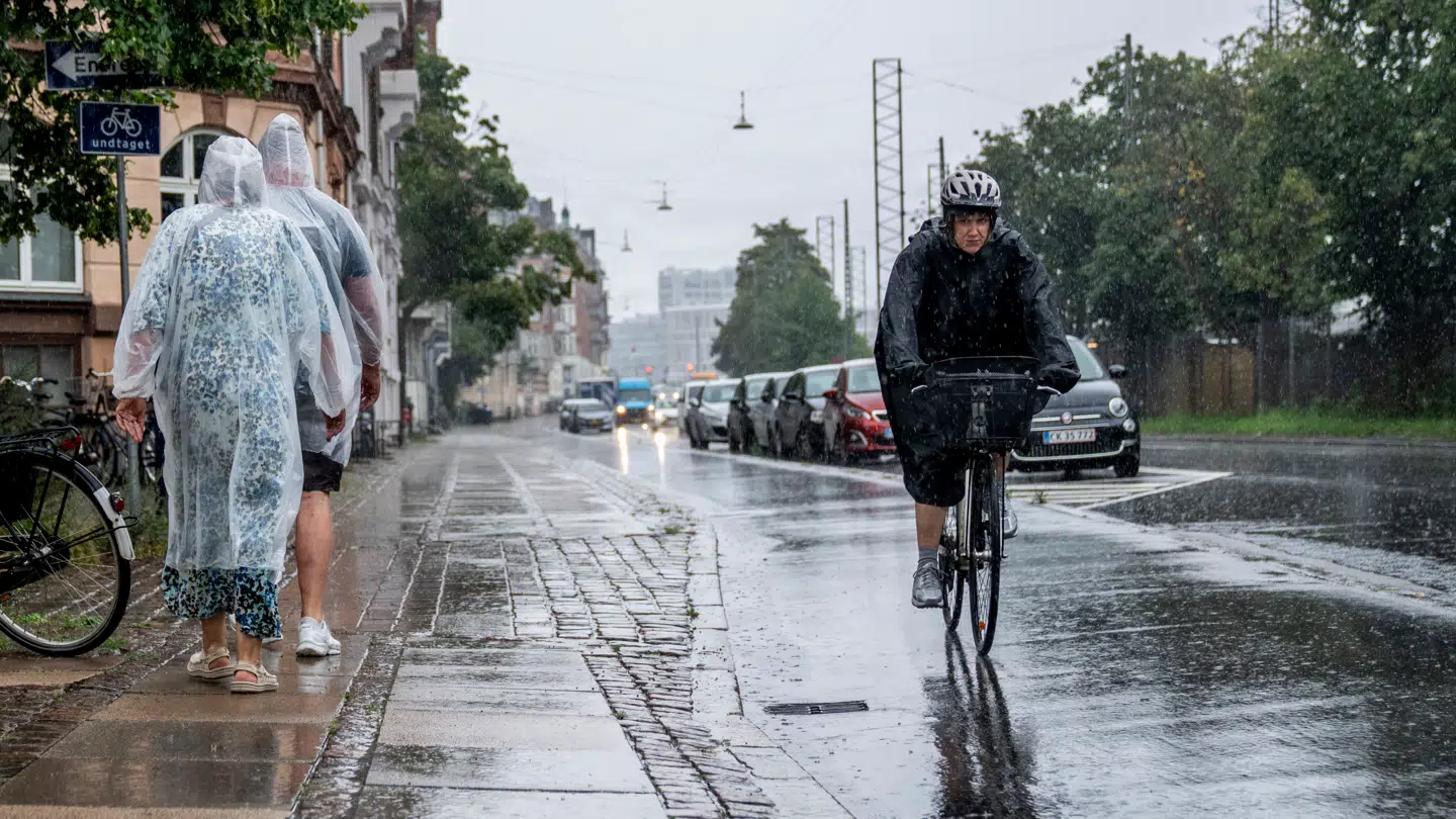 Mandag bliver man sandsynligvis ramt af både sol, skyer og regn, ligegyldig hvor man befinder sig. (Arkivfoto)