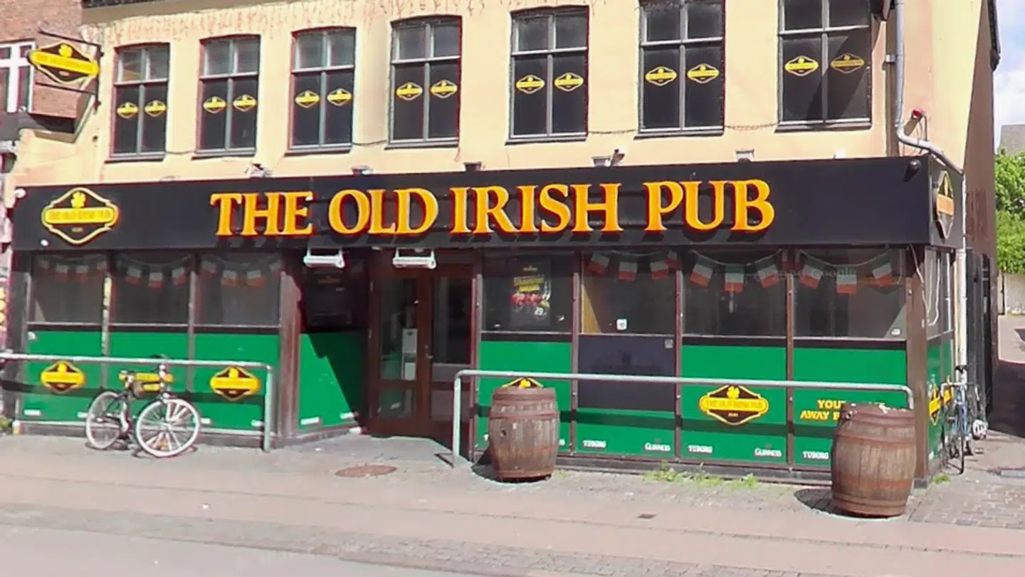 I boligannoncen kaldes The Old Irish Pub for »en ikonisk og historisk forretning«.