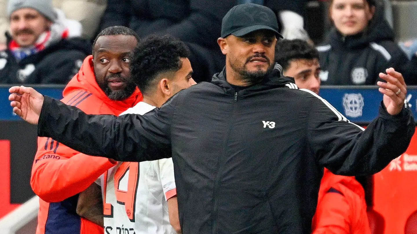 Bayern München-træner Vincent Kompany (har problemer på målmandsposten.