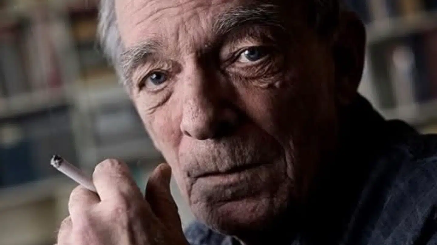 Peter Langwithz Smith er 81 år og har røget, siden han var 15. Han har ikke tænkt sig at stoppe, selv om man hæver priserne, sådan som Kræftens Bekæmpelse ønsker.