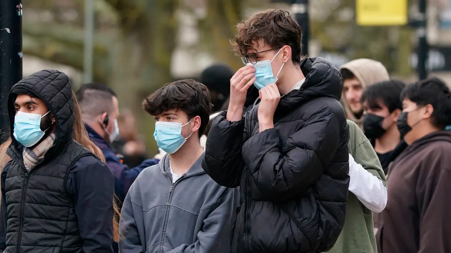 Beboere og studerende i området, har påført sig de mundbind, mange husker alt for tydeligt.