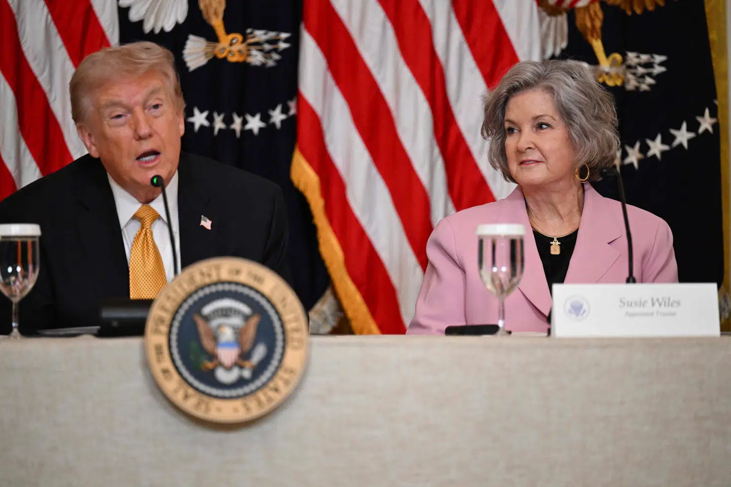 USA's præsident, Donald Trump, med sin stabschef, Susie Wiles. (Arkivfoto).