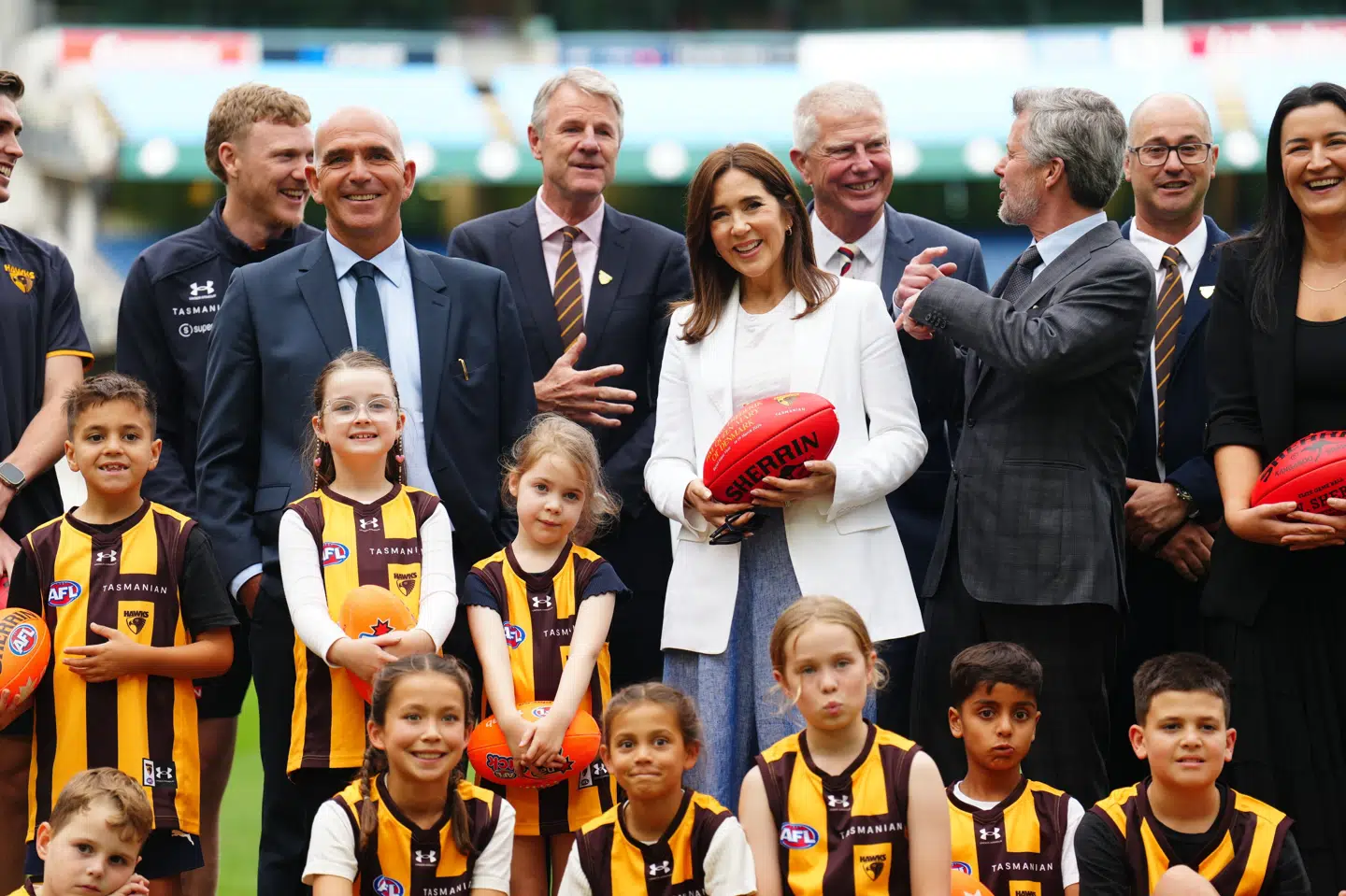 Australsk fodbold er en populær sport i Australien. Den kan beskrives som en blanding mellem rugby og amerikansk fodbold.