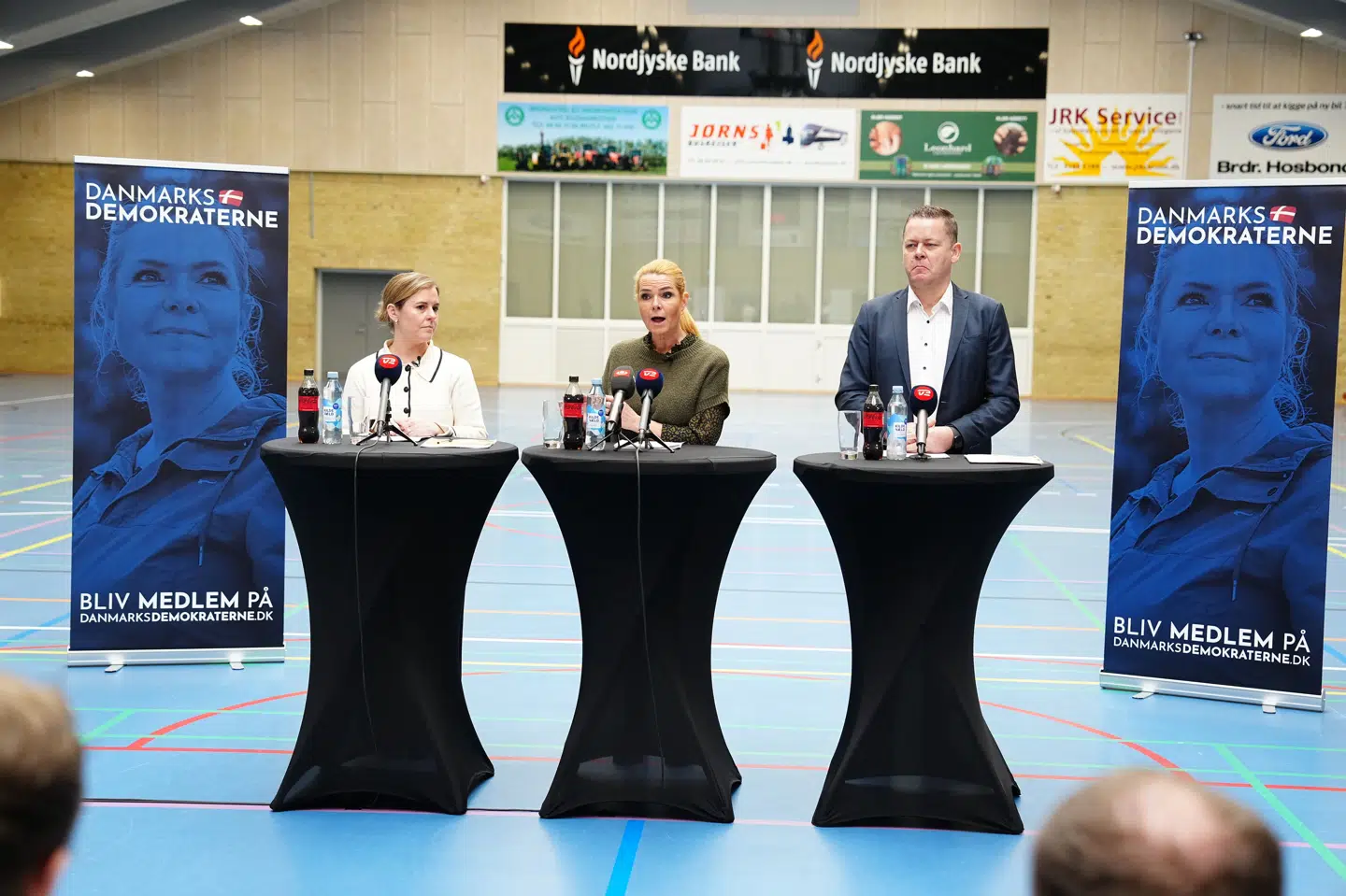 Danmarksdemokraterne præsenterer tirsdag et landdistriktsudspil i en idrætshal i Brønderslev. Man vil blandt andet sænke afgiften på benzin og diesel i 2026.