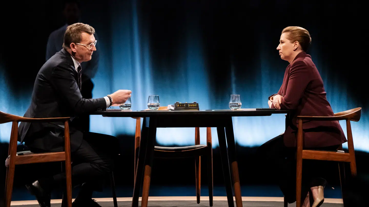 Mette Frederiksen og Troels Lund Poulsen i DR-debatten 'Ansigt til ansigt' søndag.