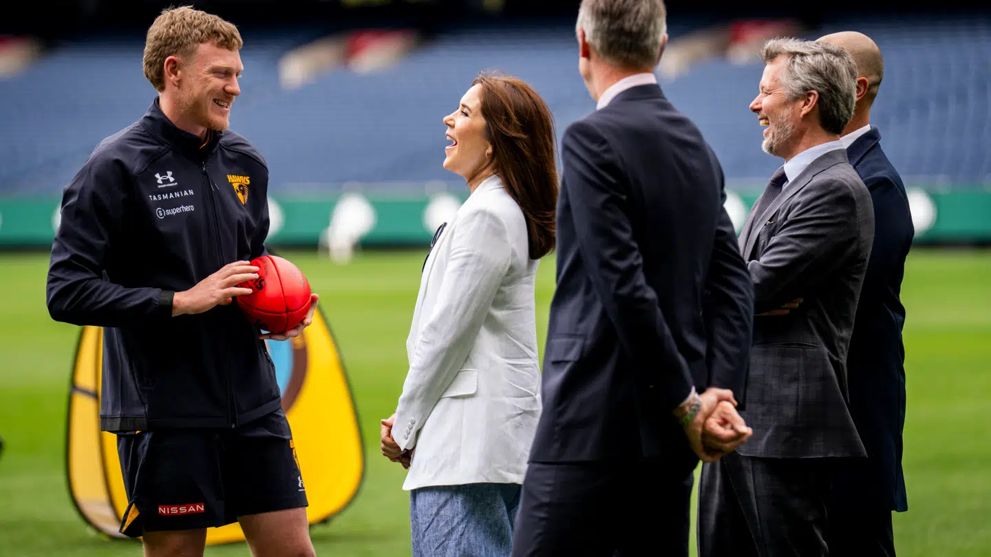 Kong Frederik og dronning Mary på Melbourne Cricket Ground i Melbourne tirsdag 17. marts.