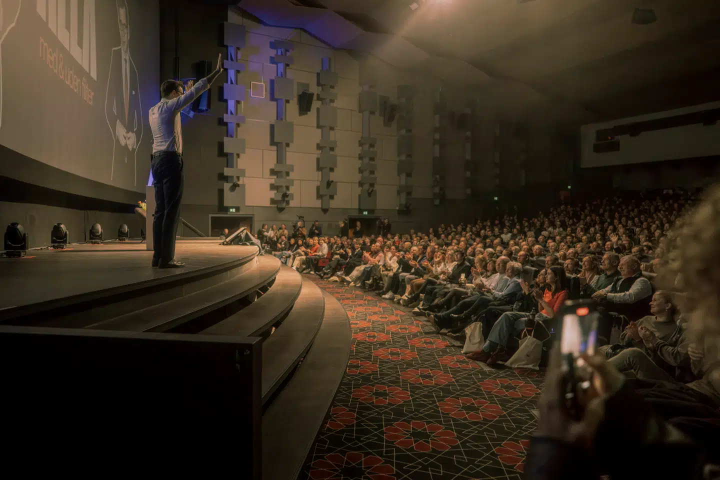 Alex Vanopslagh optrådte med showet »Alex med og uden filter« både i København, her i Imperial og i Aarhus.